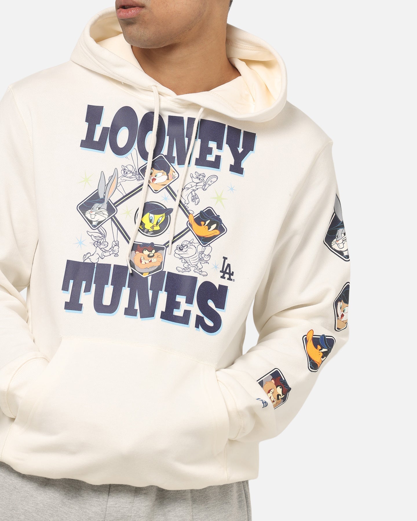 New Era Los Angeles Dodgers Looney Tunes Hoodie Light Beige