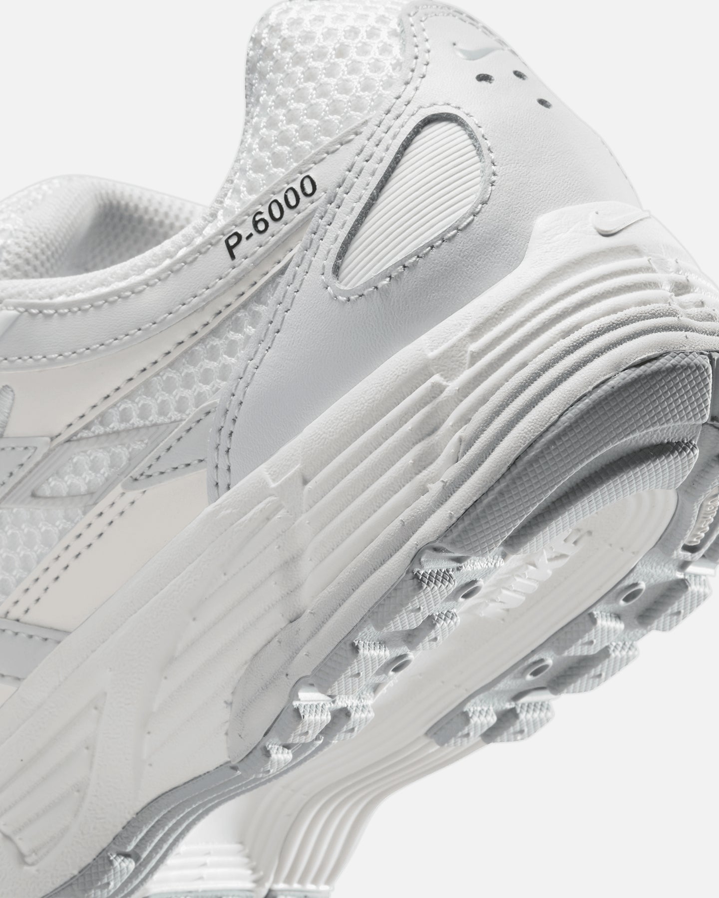 Nike Women's P-6000 SE Summit White/Wolf Grey