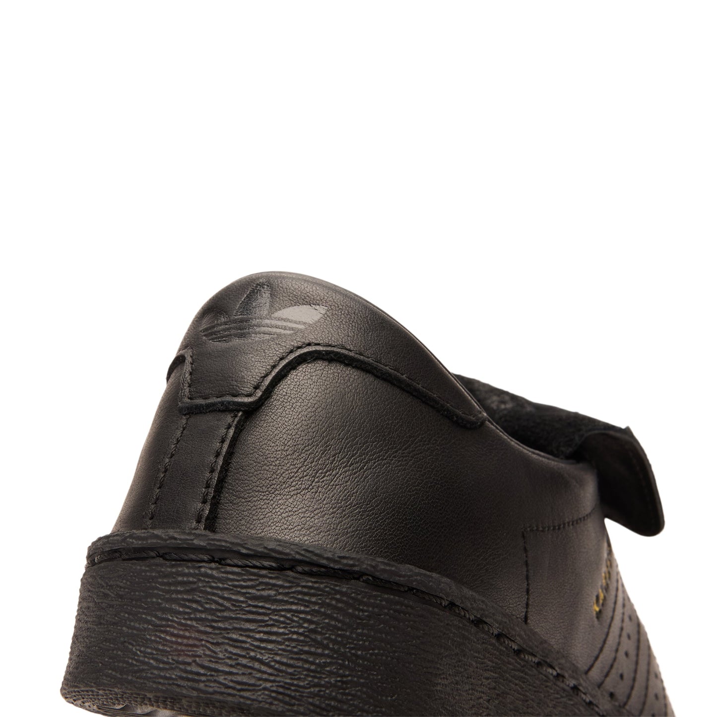 Adidas Chavarria Jabbar Low (CBLACK/CBLACK/GOLDMT)