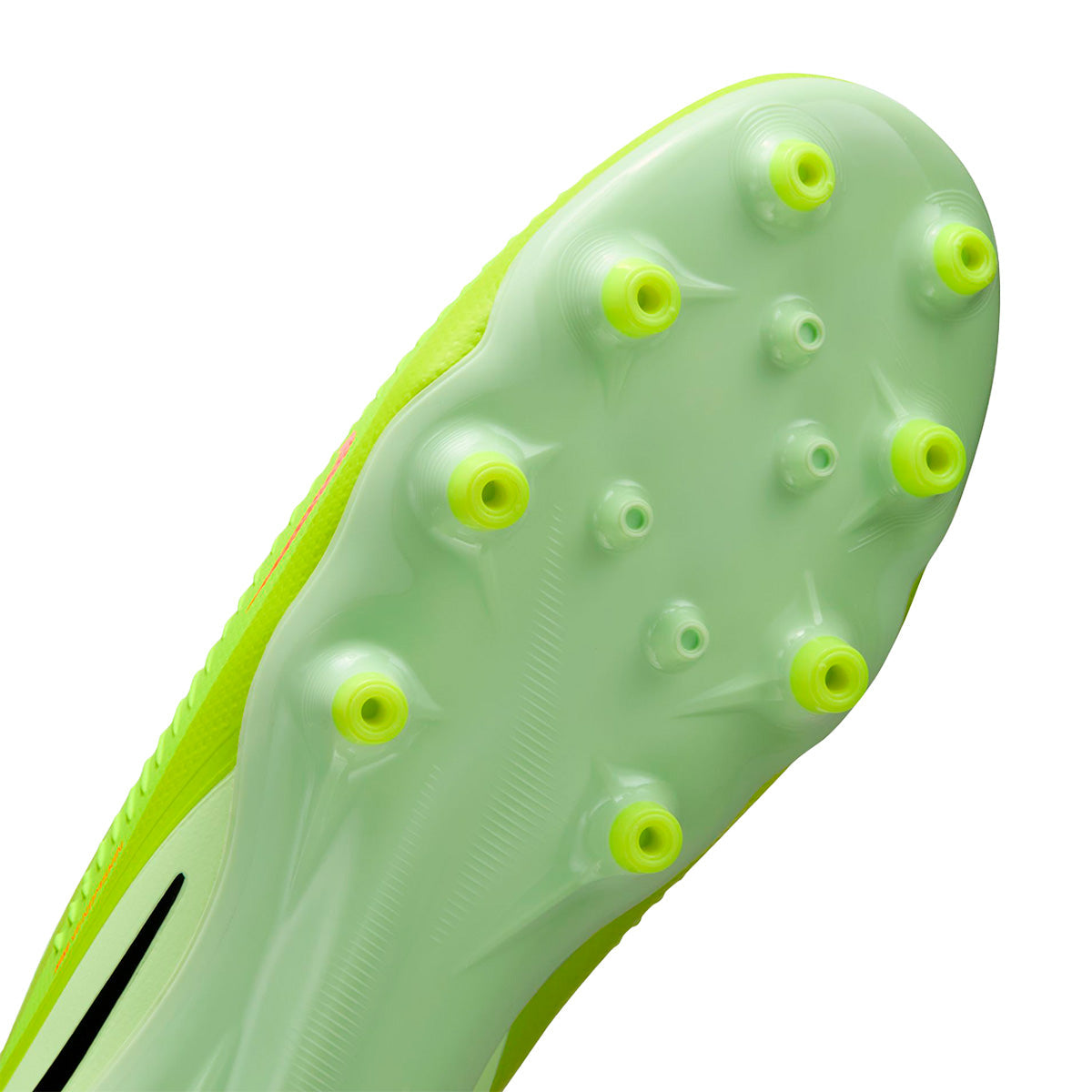 Nike Phantom 6 Low Pro Soccer Cleats