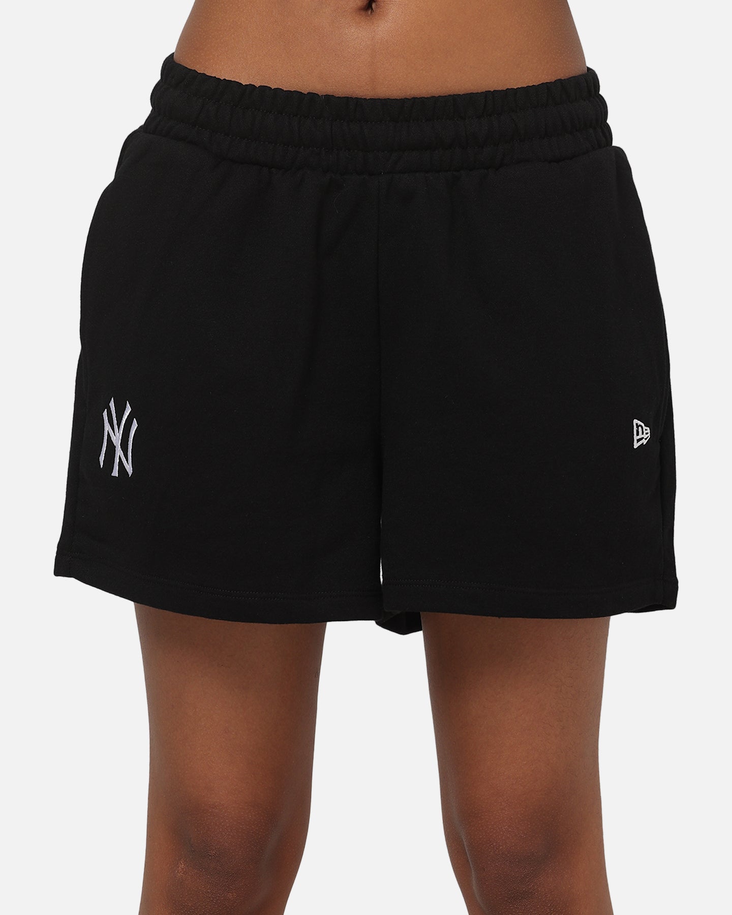 New Era Women's New York Yankees Shorts Black