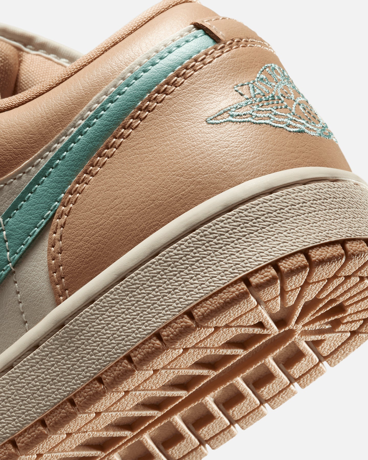 Jordan Women's Air Jordan 1 Low Lt Orewood Brown