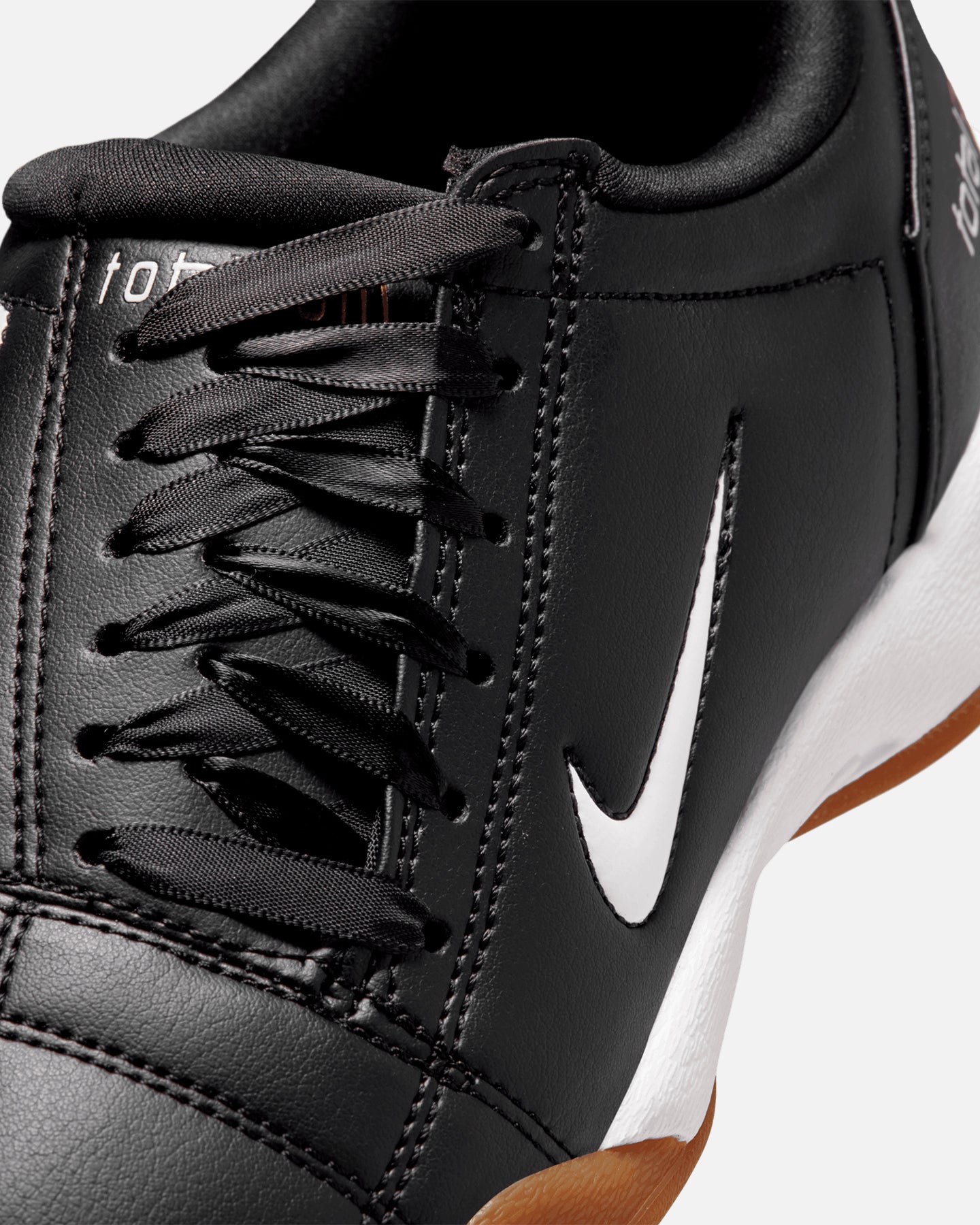Nike Women's Total 90 Black/White