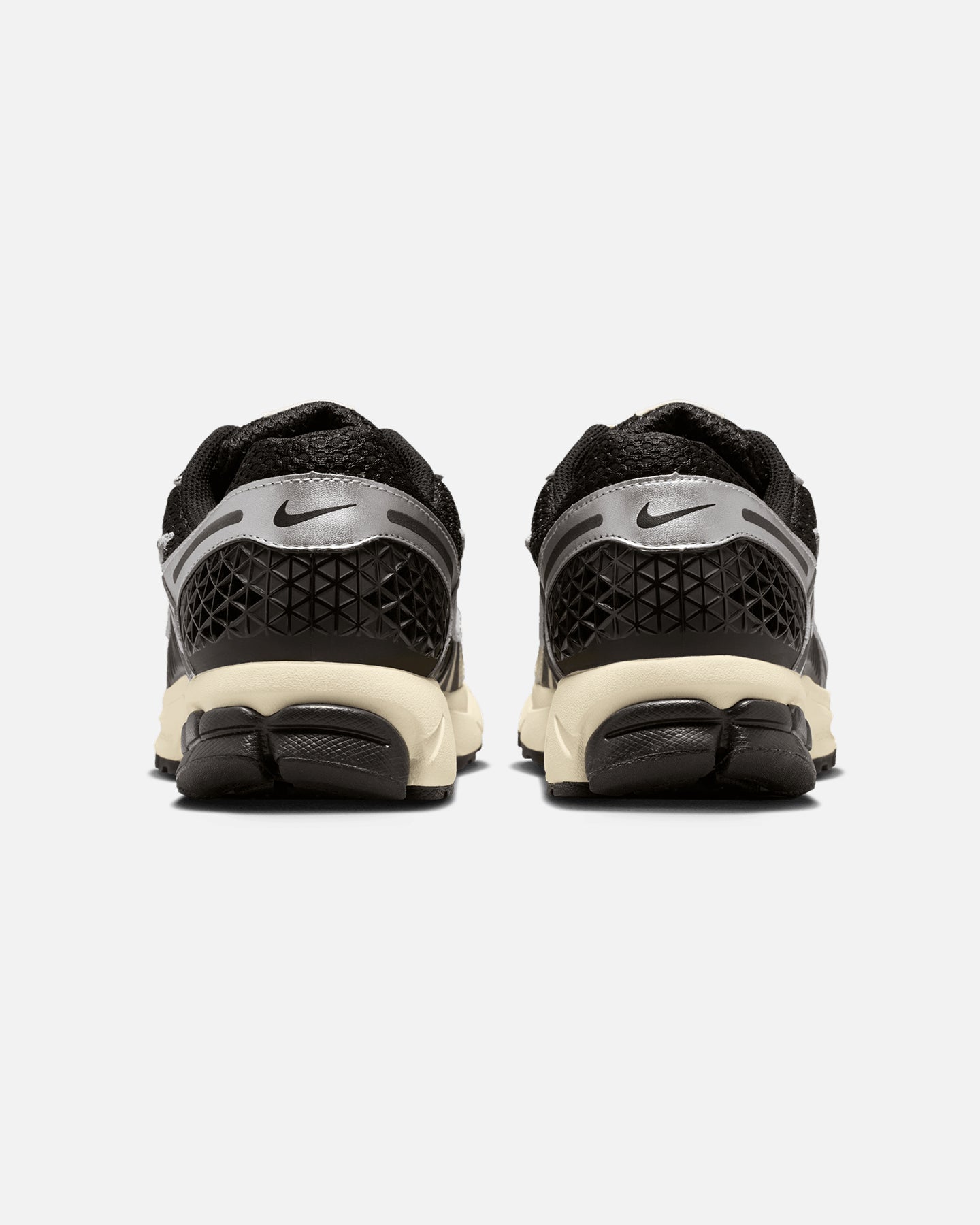 Nike Zoom Vomero 5 Black/Chrome/White