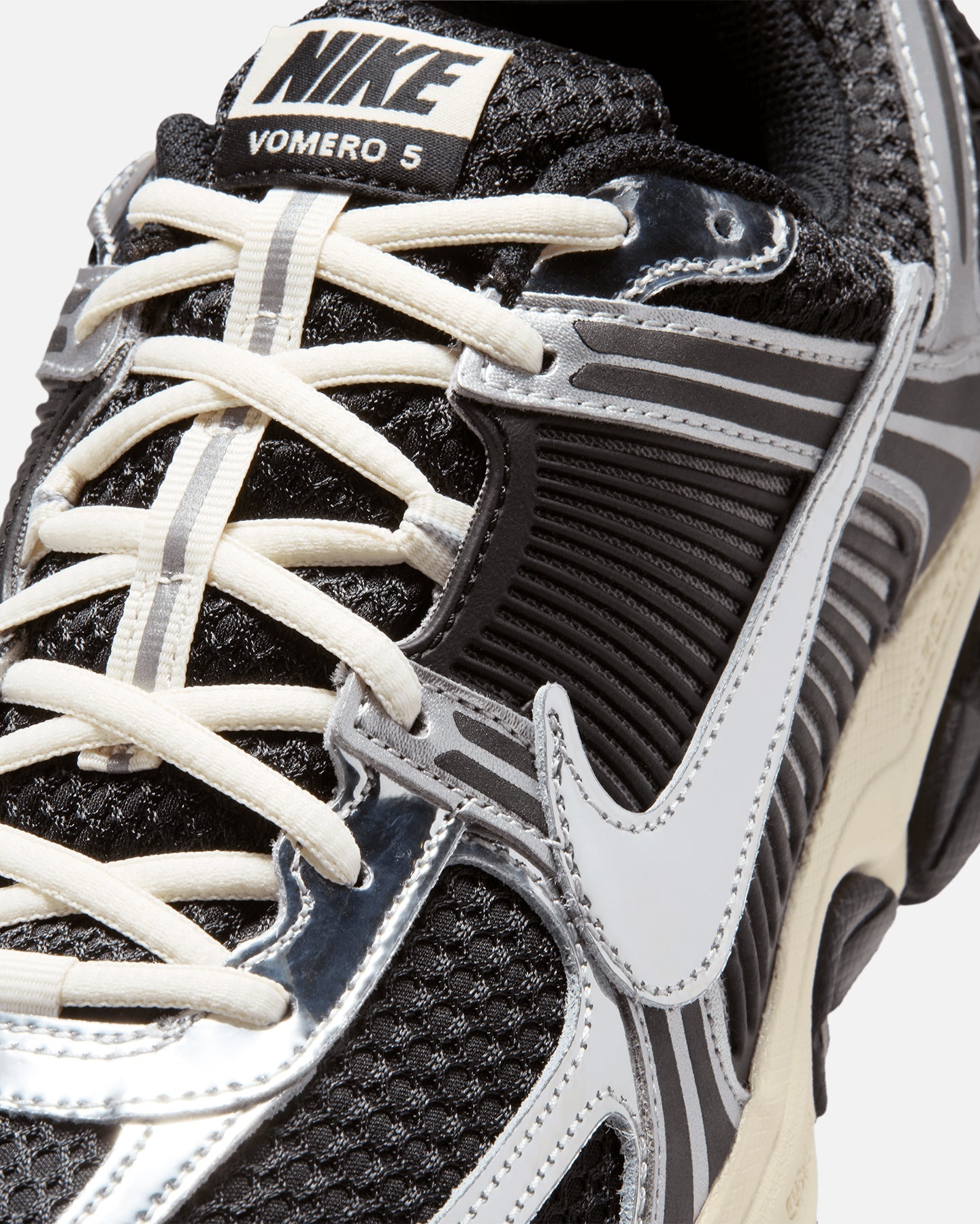 Nike Zoom Vomero 5 Black/Chrome/White