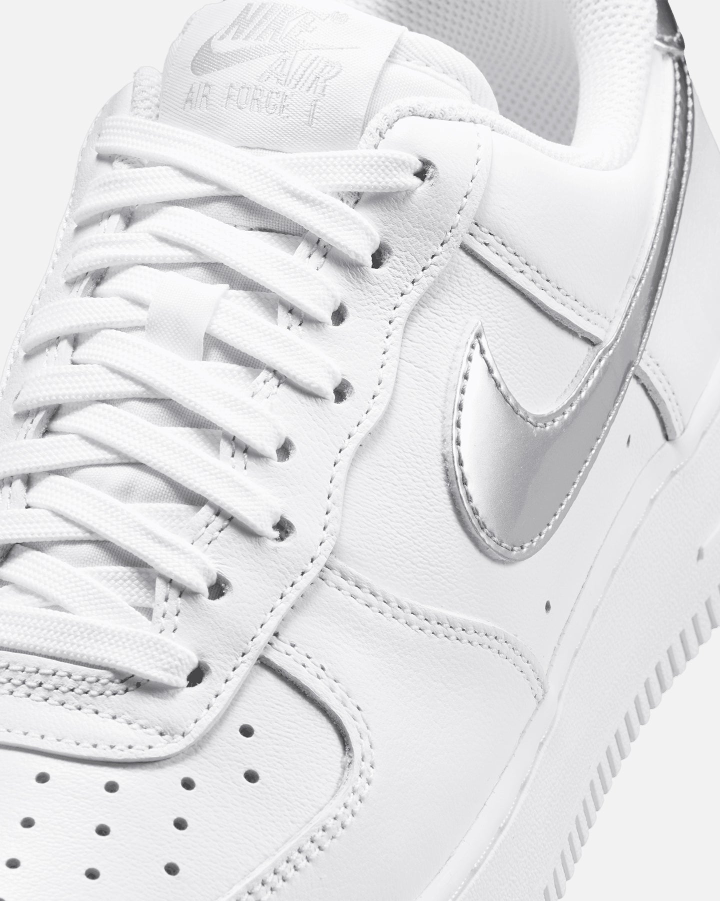 Nike Women's Air Force 1 '07 SE White/Metallic