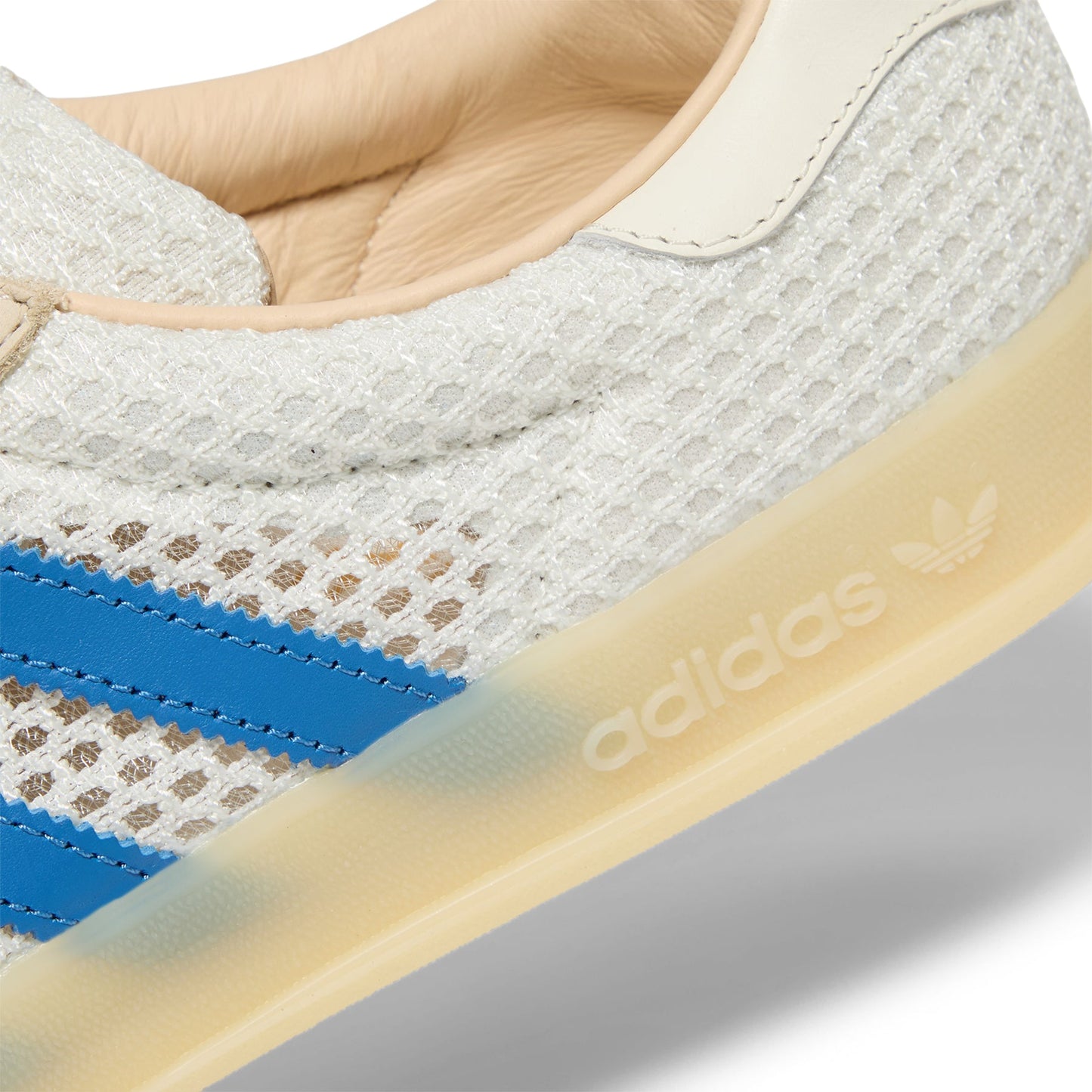 Adidas Gazelle Indoor (OWHITE/FOCBLU/WARVAN)