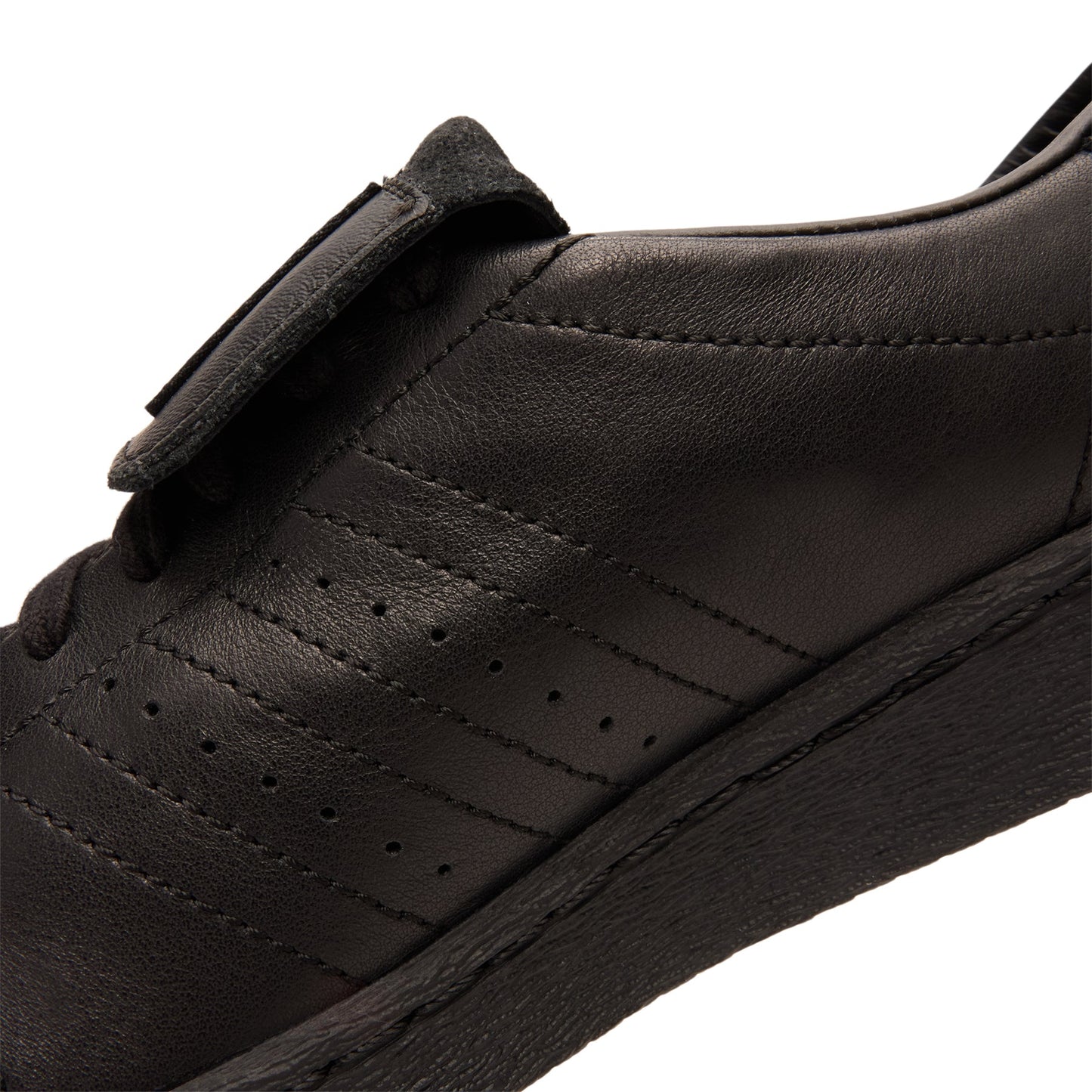Adidas Chavarria Jabbar Low (CBLACK/CBLACK/GOLDMT)