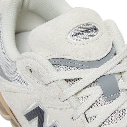 New Balance 2002R (Linen/Rain cloud/Black cement)