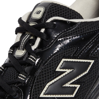 New Balance 204 (Black Timberwolf)