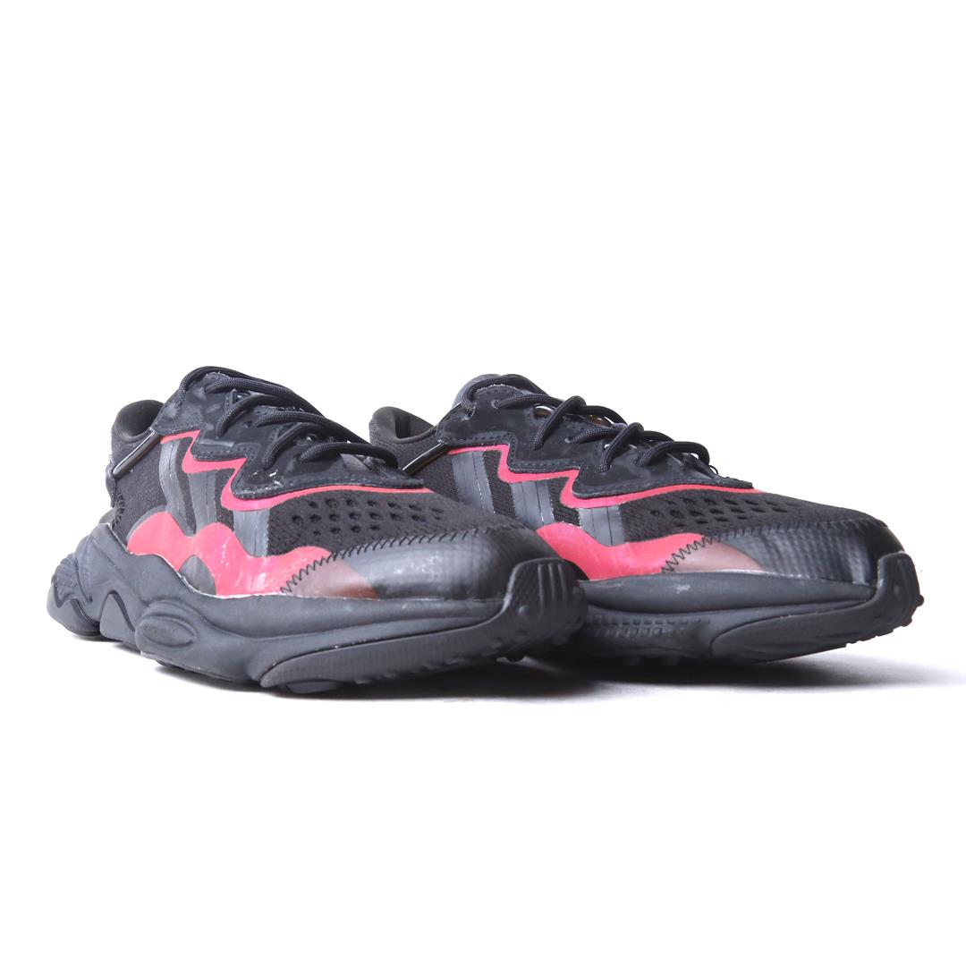 ADIDAS  OZWEEGO