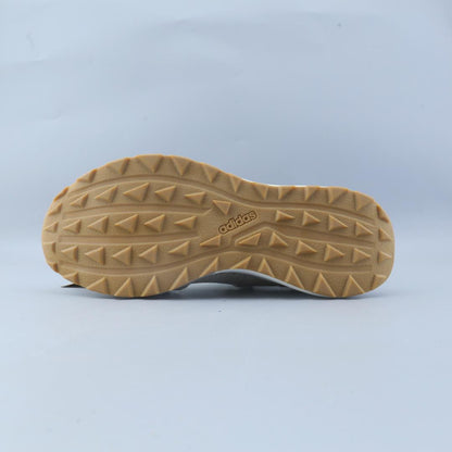 ADIDAS  QUESA