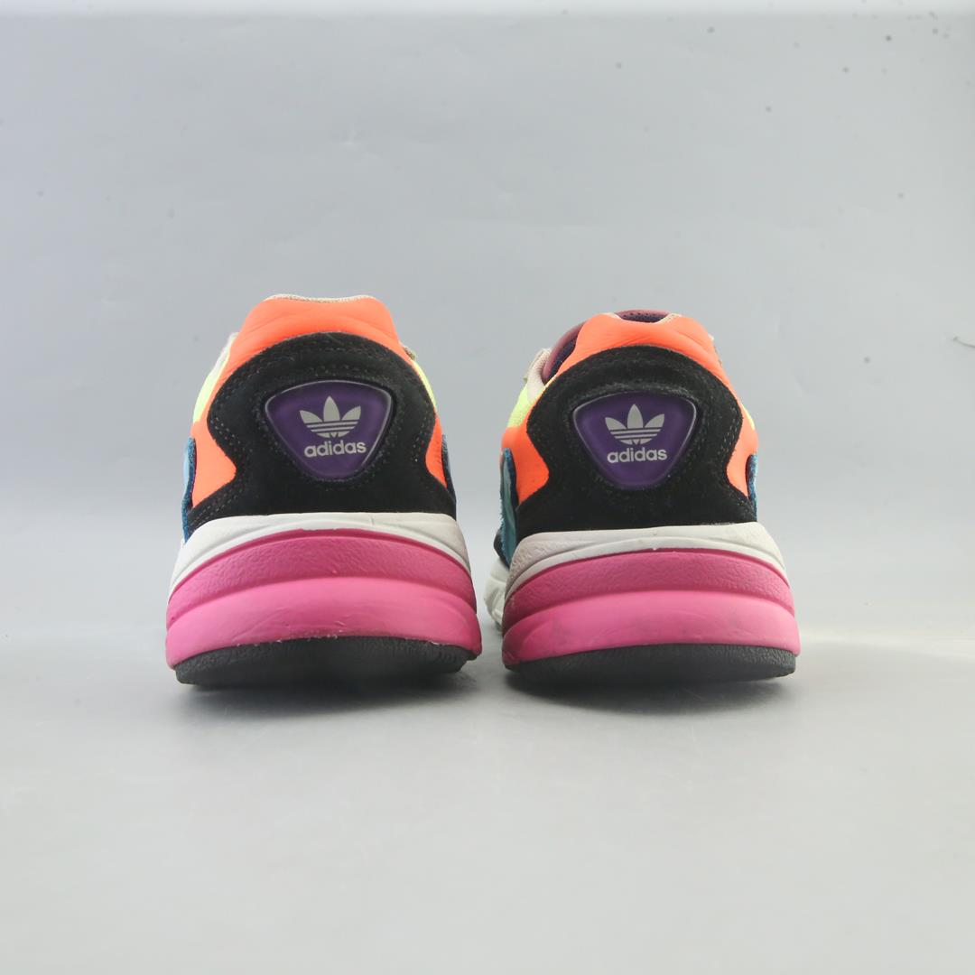 ADIDAS  FALCON