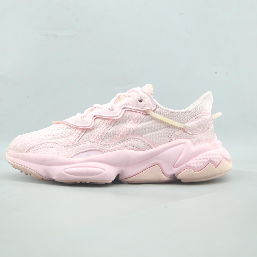 ADIDAS  OZWEEGO