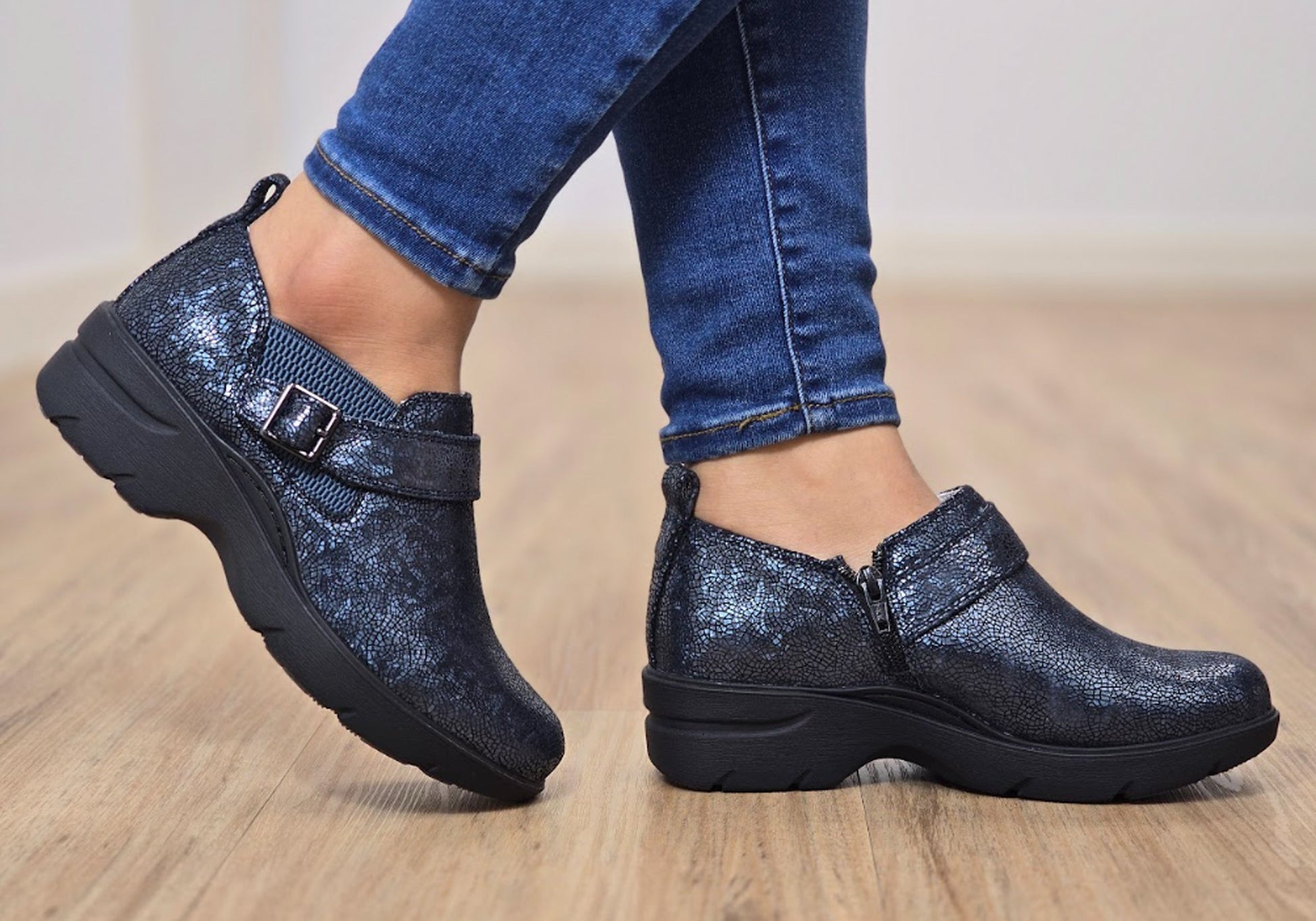 Align Arya Womens Leather Wide Fit Comfortable Arch Support Shoes