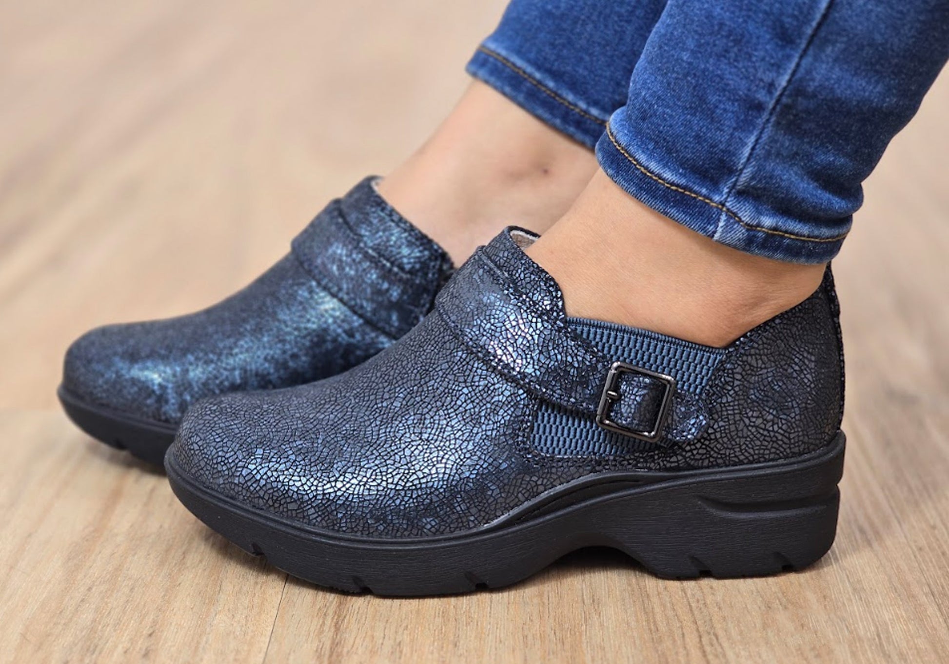 Align Arya Womens Leather Wide Fit Comfortable Arch Support Shoes