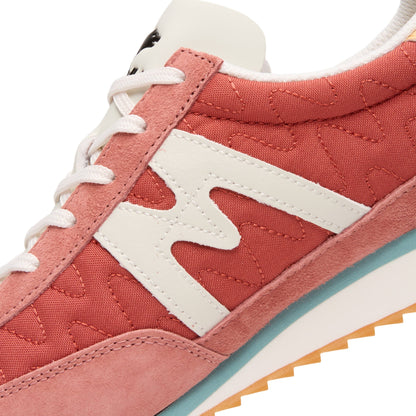 Karhu Mestari (Light Mahogany / Blanc De Blanc)