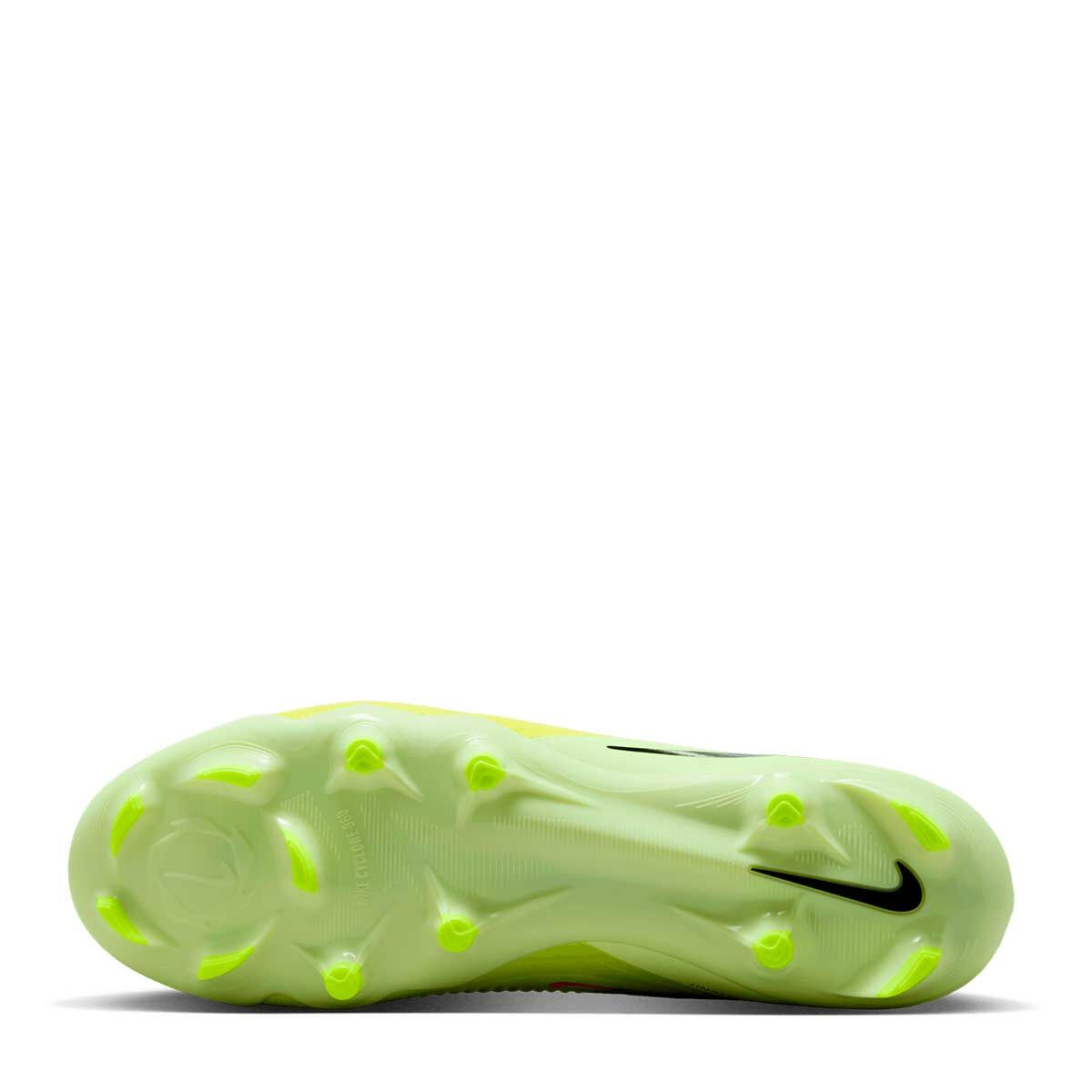 Nike Phantom 6 Low Pro Soccer Cleats