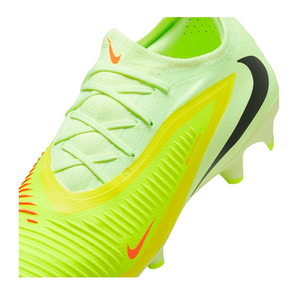 Nike Phantom 6 Low Pro Soccer Cleats