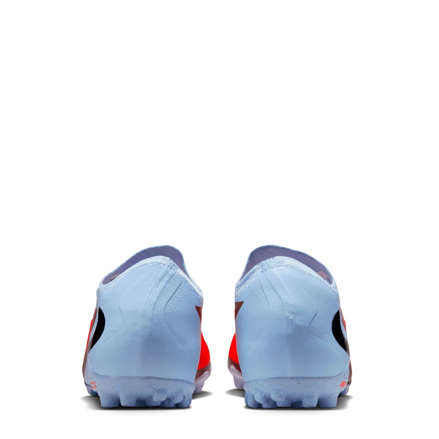 Nike Phantom 6 Low Pro Soccer Cleats