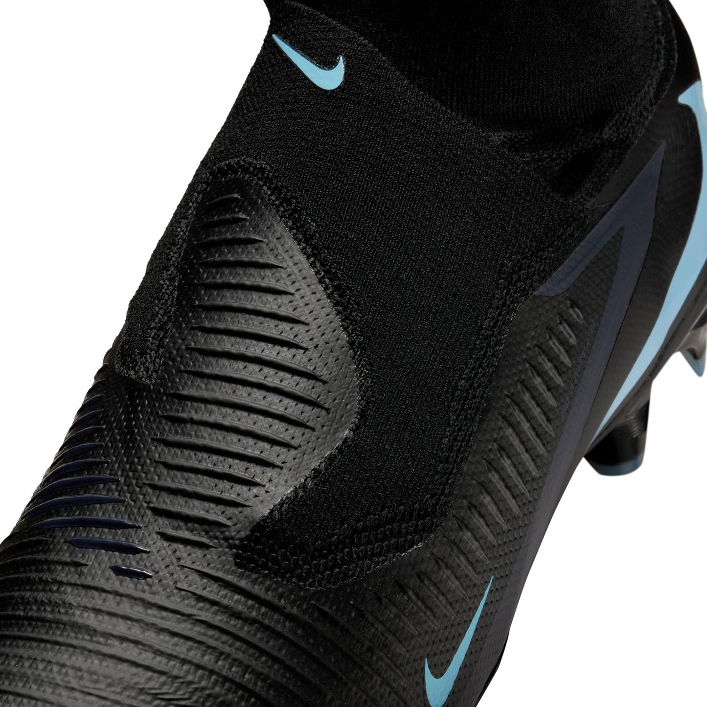 Nike Phantom 6 High Pro Soccer Cleats