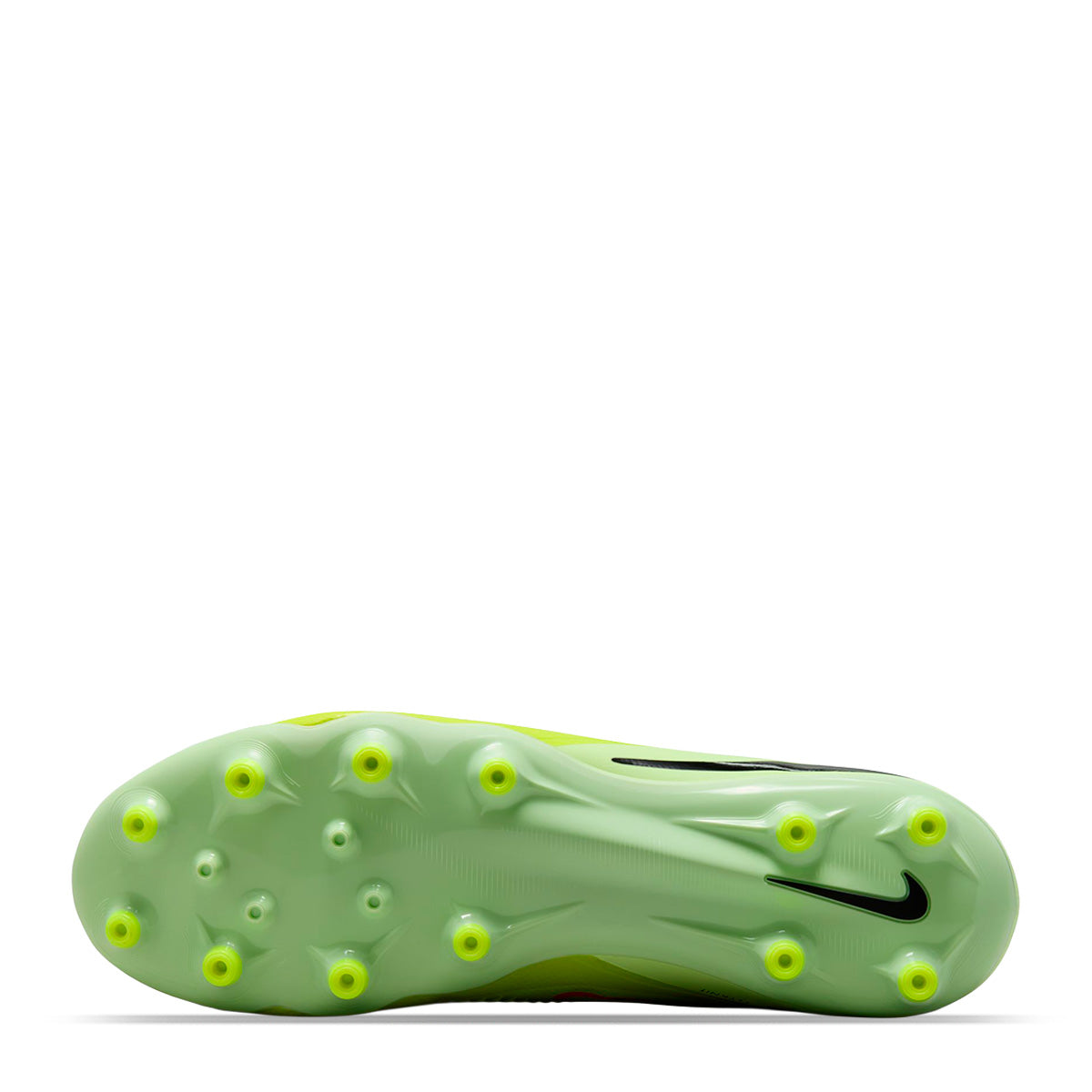 Nike Phantom 6 Low Pro Soccer Cleats