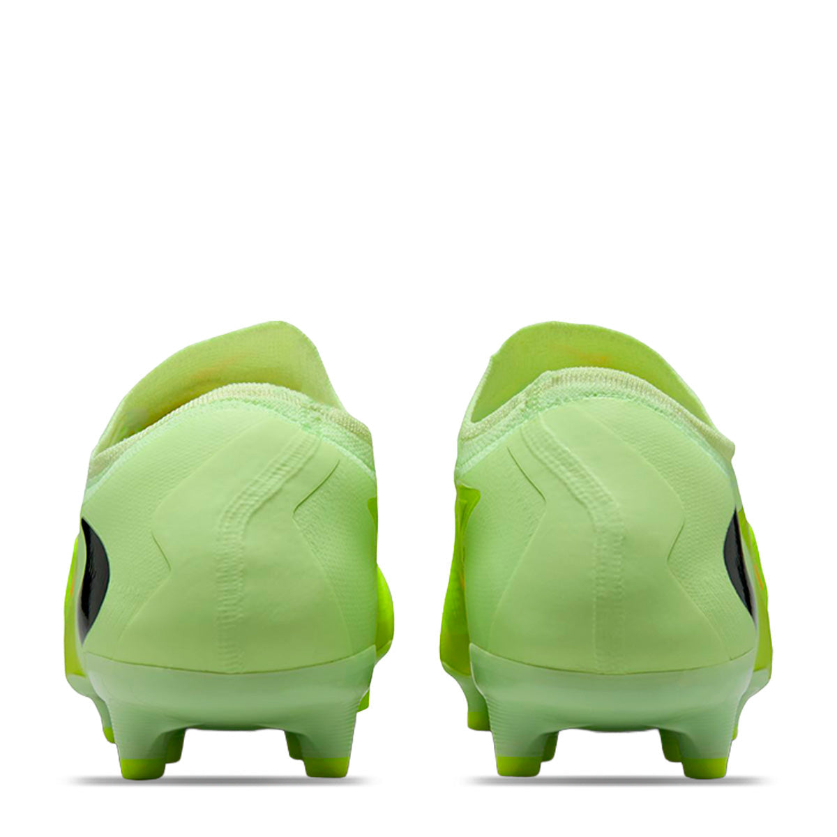 Nike Phantom 6 Low Pro Soccer Cleats