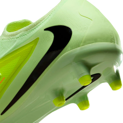 Nike Phantom 6 Low Pro Soccer Cleats