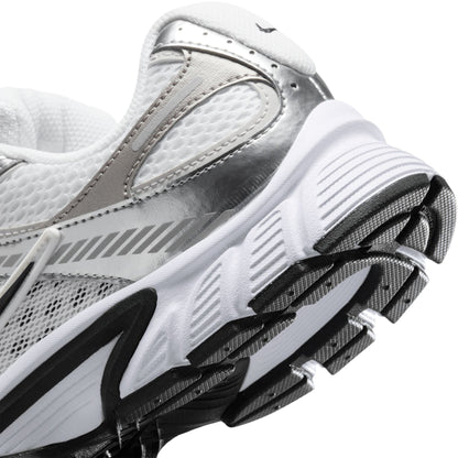 Nike V5 RNR (White/Black-Vast Grey-Metallic Silver)