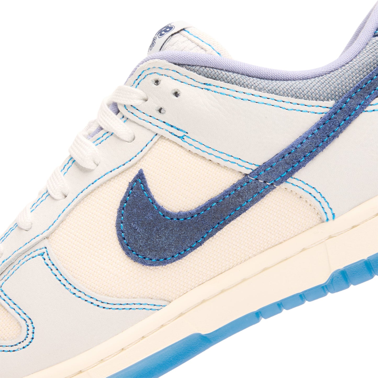 Nike Dunk Low Retro SE (Summit White/Blue Void-Pure Platinum)