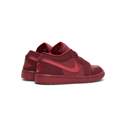 Jordan 
Wmns Air Jordan 1 Low Se (Team Red/Sierra Red)