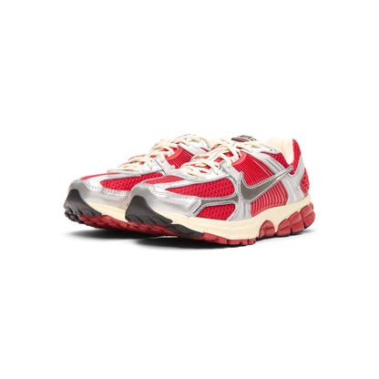 Nike Zoom Vomero 5 (Gym Red/Chrome-Metallic Silver)