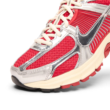 Nike Zoom Vomero 5 (Gym Red/Chrome-Metallic Silver)