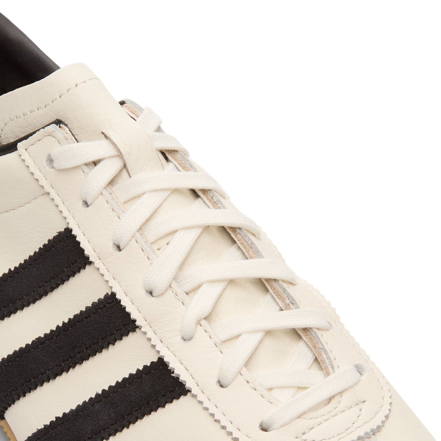 Adidas Paris  (Cwhite/Cblack/Gum3)