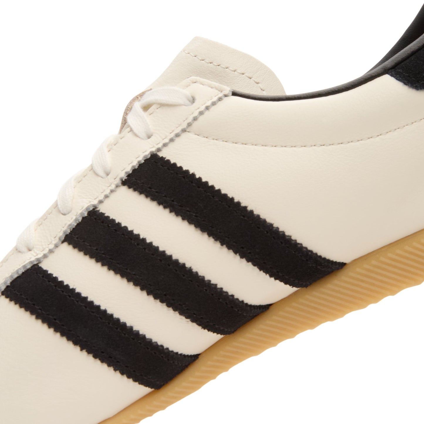 Adidas Paris  (Cwhite/Cblack/Gum3)