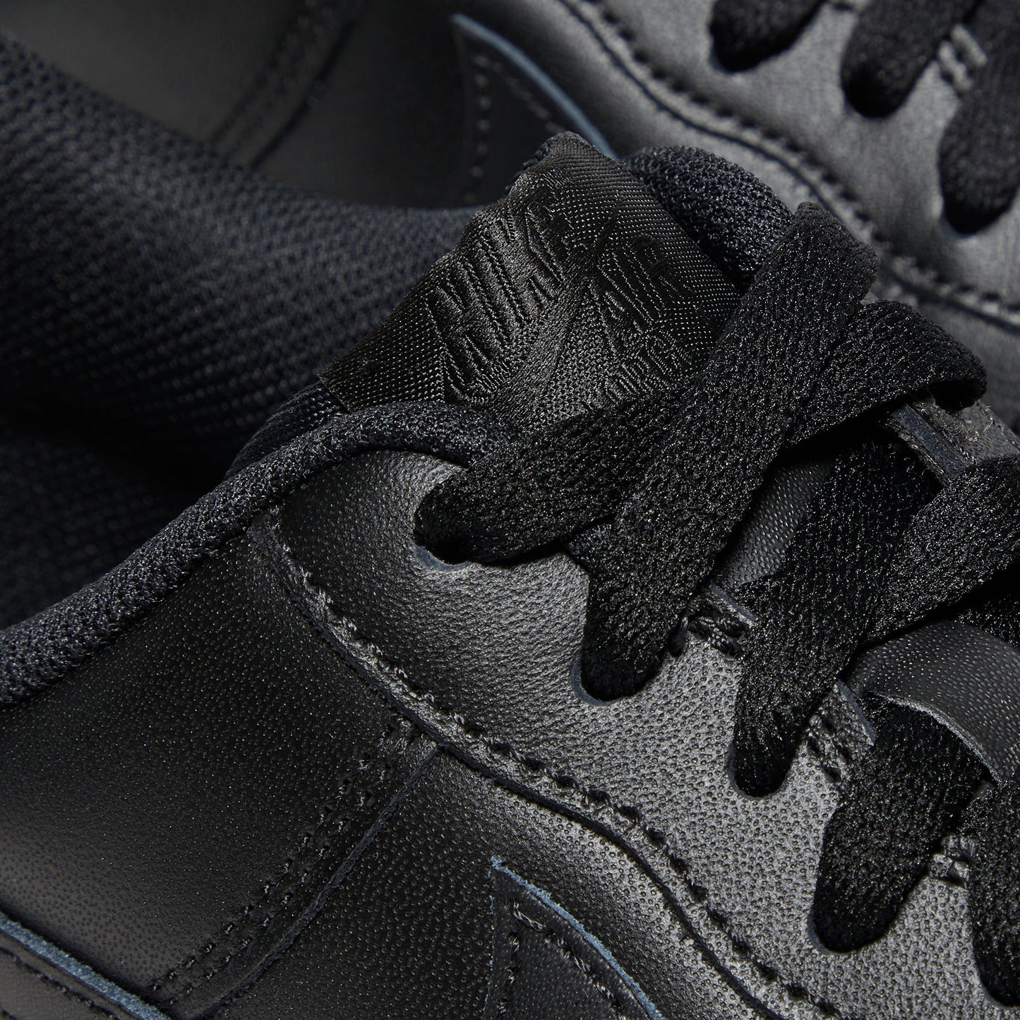 Nike Air Force 1 '07 (Black)