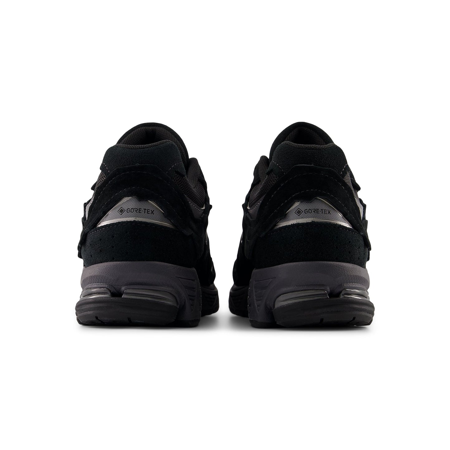 New Balance 2002R Gore-Tex (Black/Magnet)
