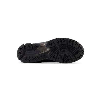 New Balance 2002R Gore-Tex (Black/Magnet)