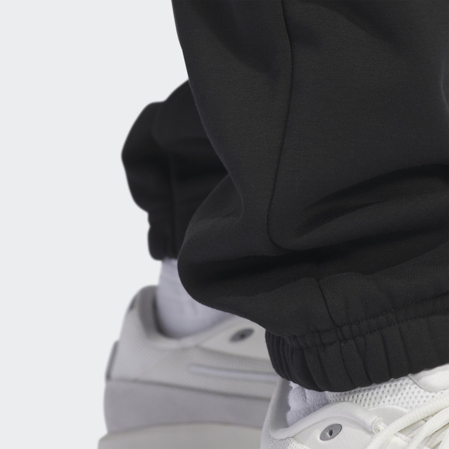 Adidas Unisex Basketball Fleece Joggers IZ4908