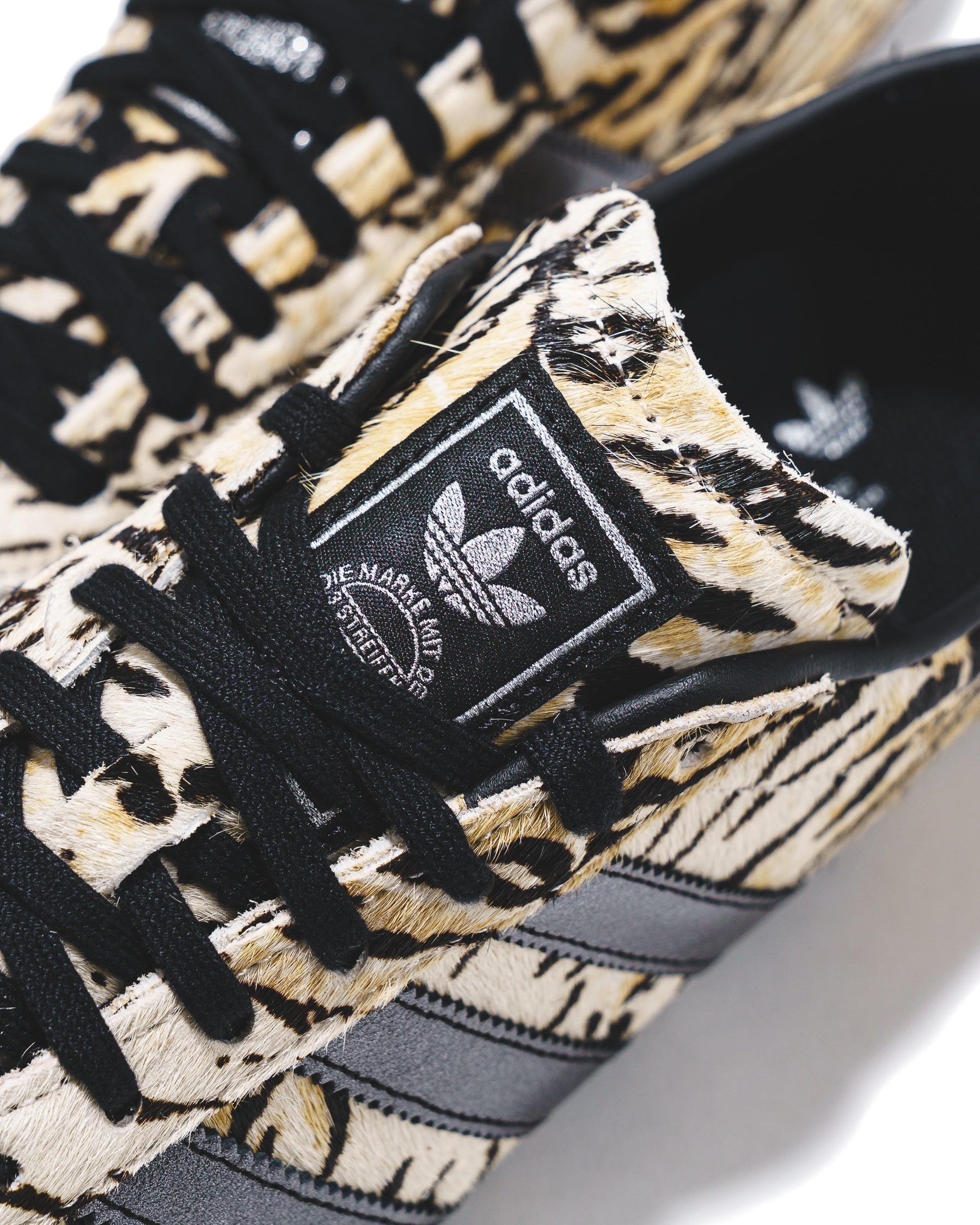 Adidas Women Tokyo Off White Core Black KI4173