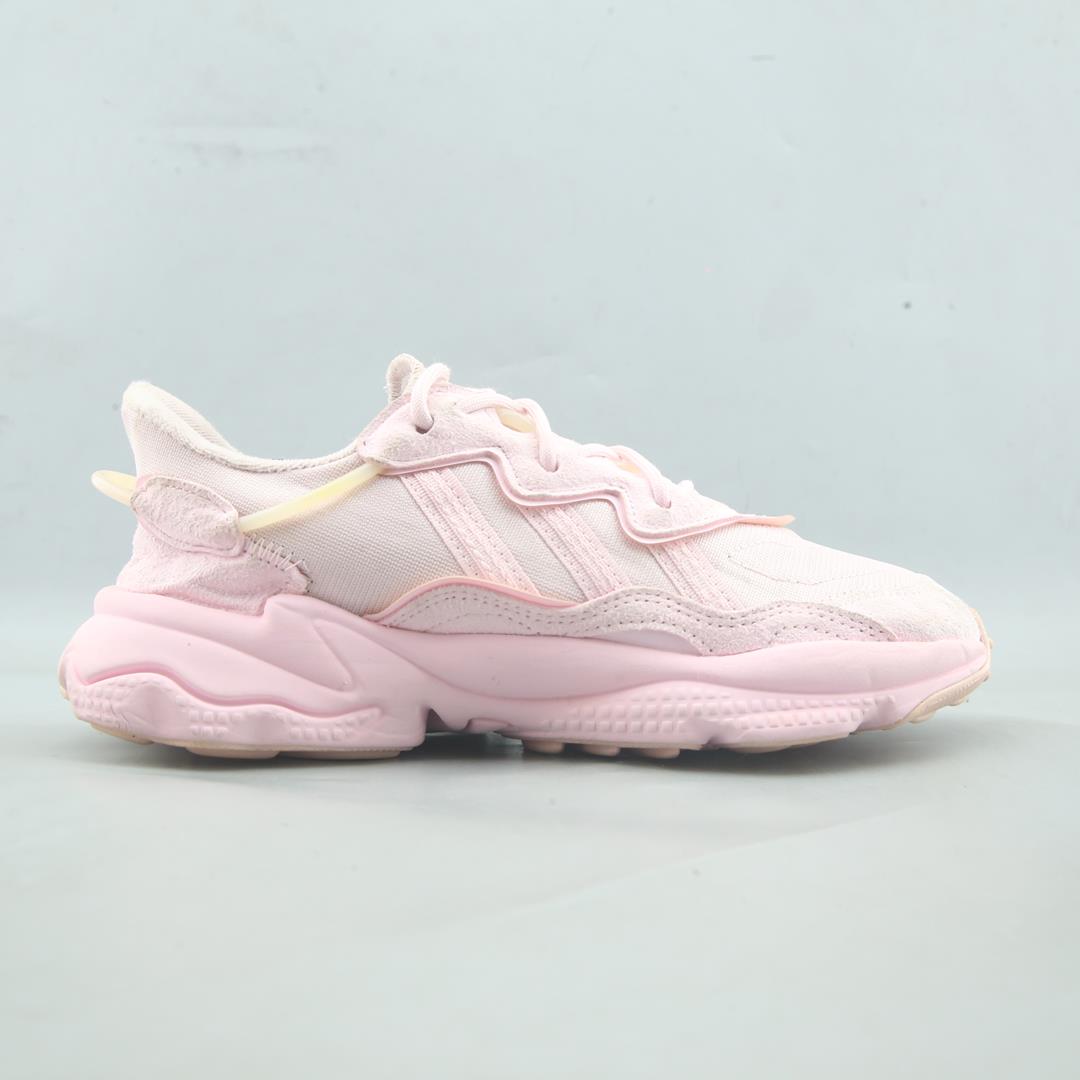 ADIDAS  OZWEEGO