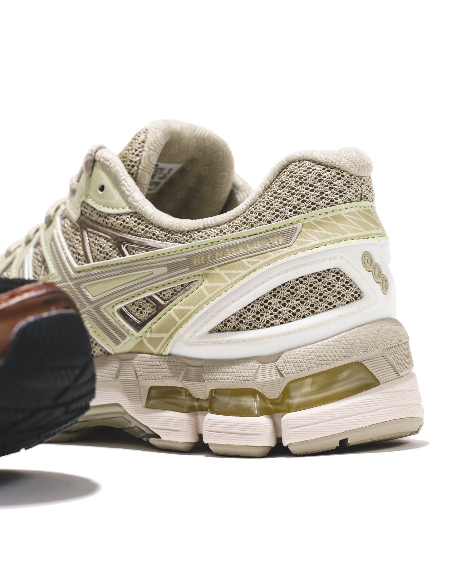 Asics Men Gel-Kayano 20 Fossil Cream 1203A388-021