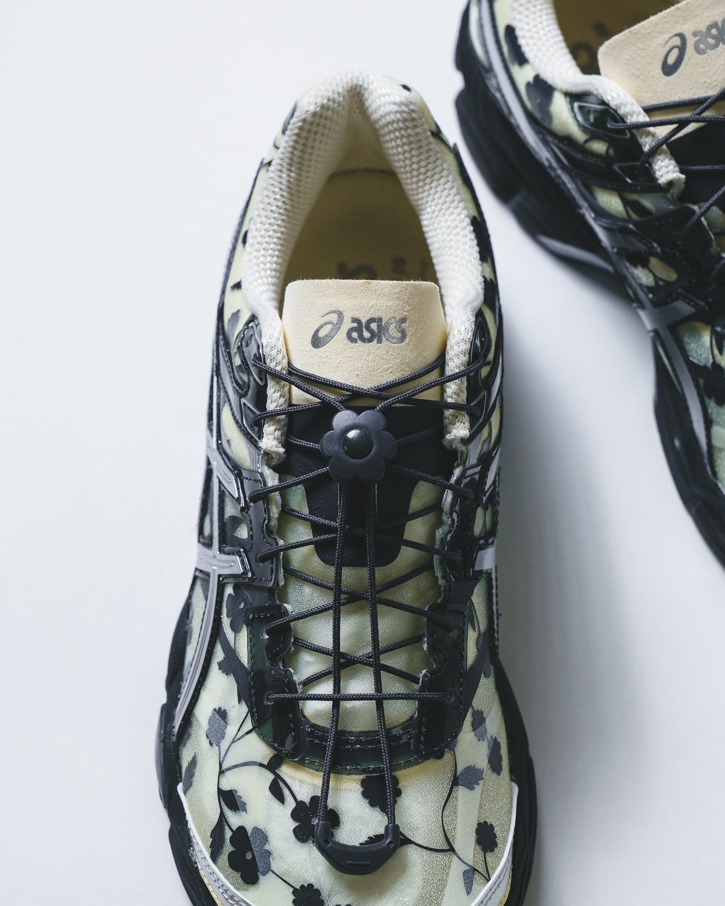 Asics x Cecilie Bahnsen Unisex Gel-Cumulus 16 Ivory Black 1203A762-750