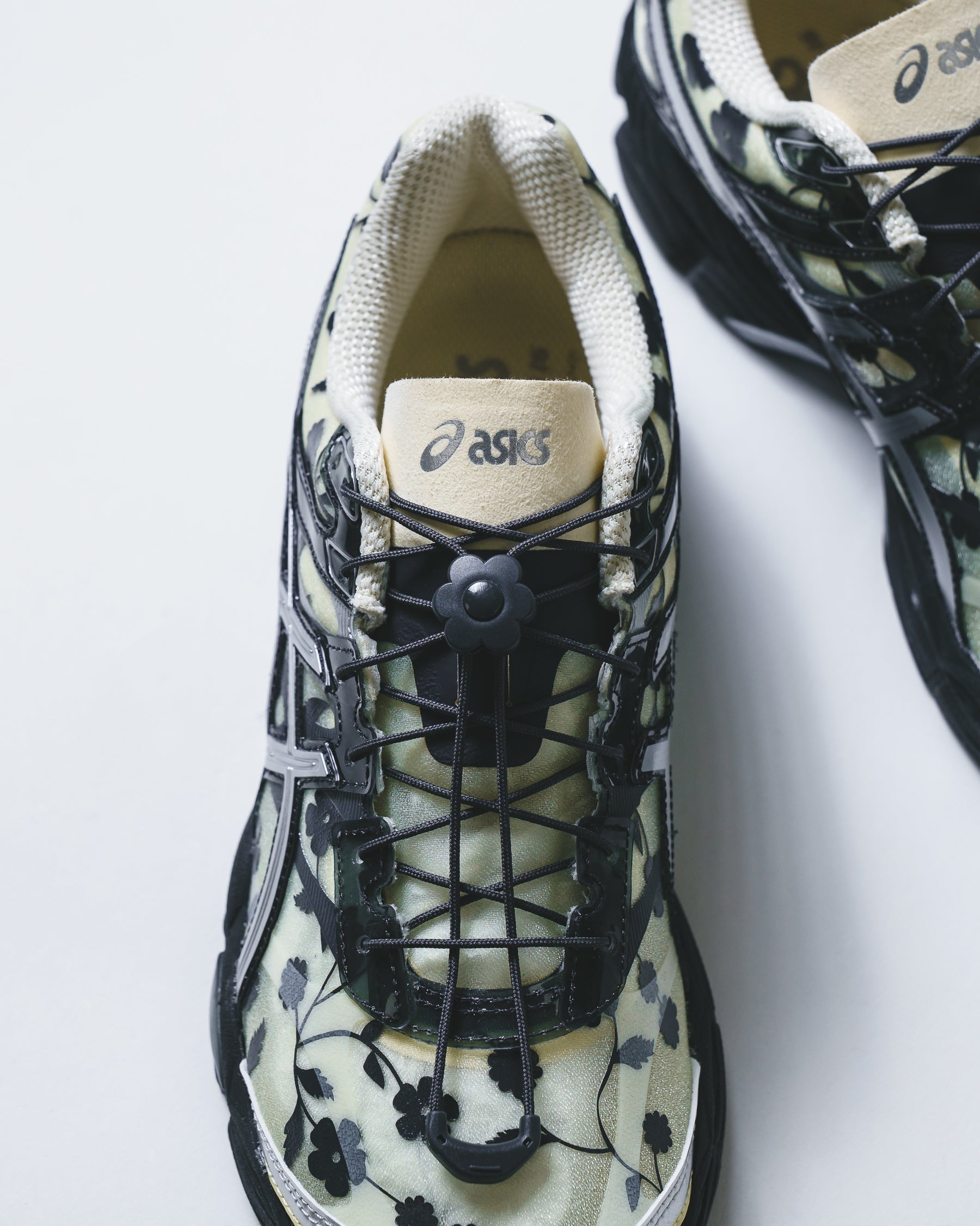 Asics x Cecilie Bahnsen Unisex Gel-Cumulus 16 Ivory Black 1203A762-750