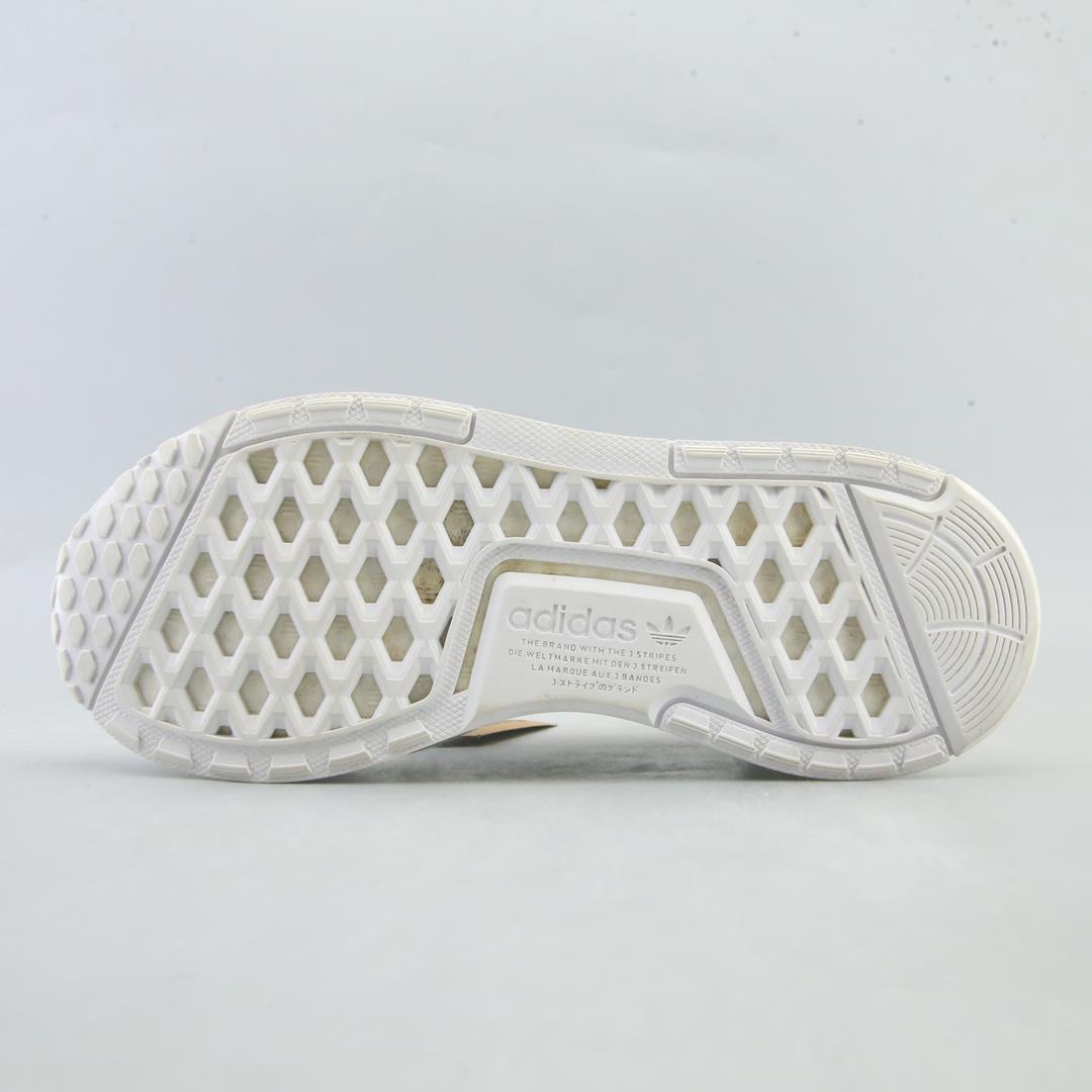 ADIDAS  NMD V3