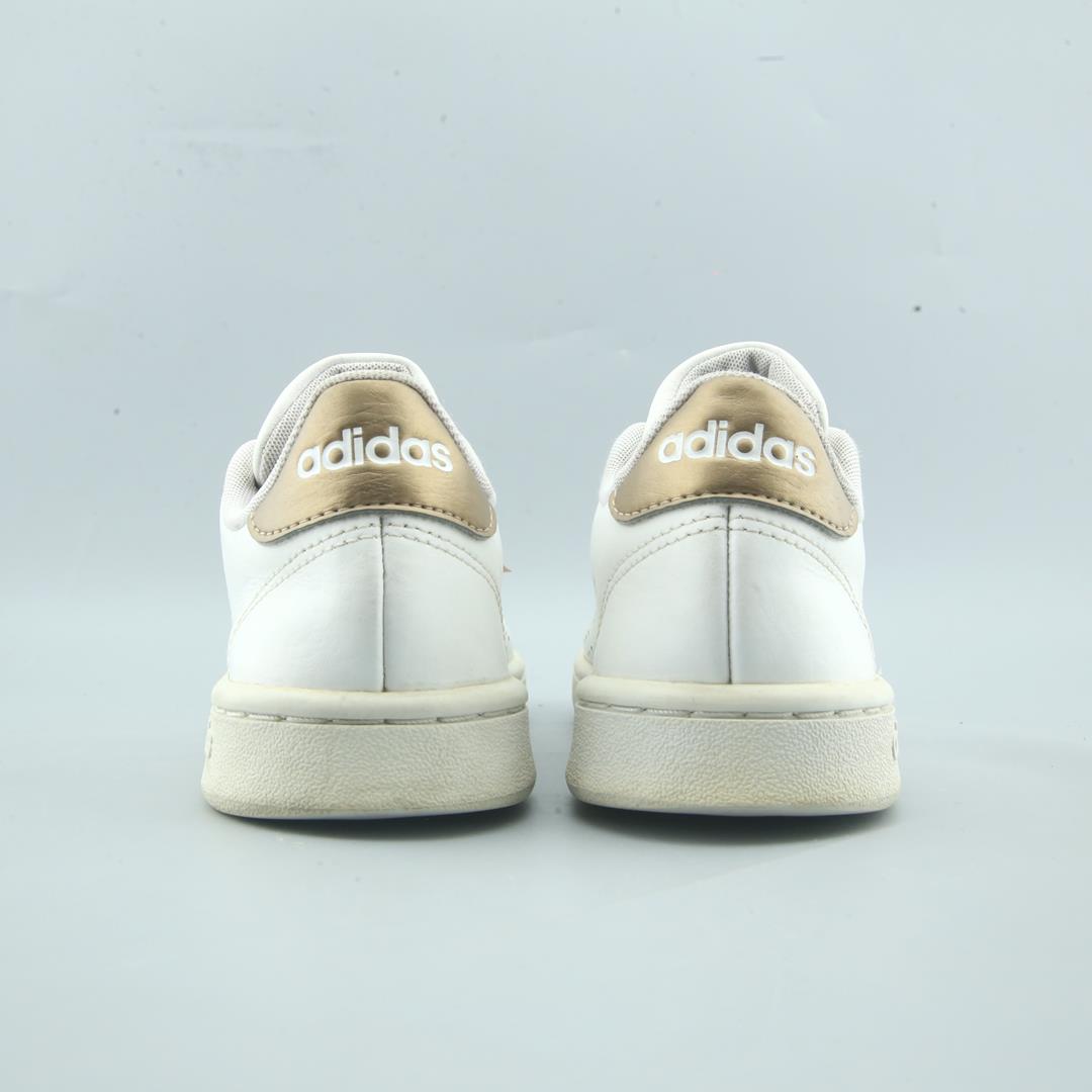 ADIDAS  ADVANTAGE