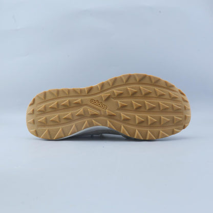 ADIDAS  QUESA